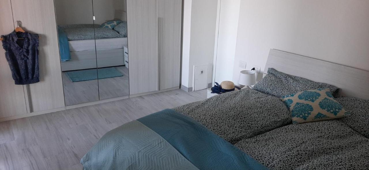 Il Nido Della Fenice Brunate Esterno foto